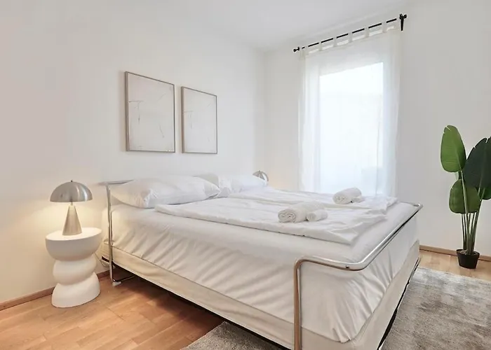 Апартаменты Urban Elegance 1,02 *